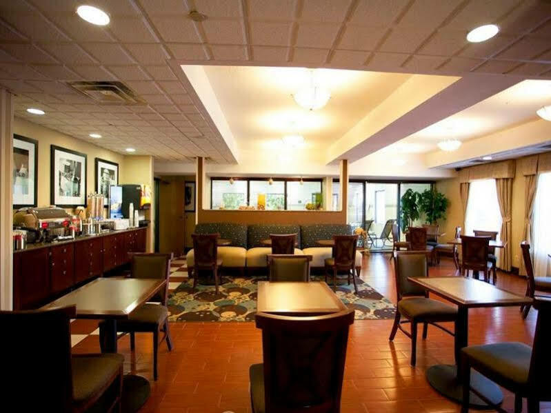 Hampton Inn Порт-Гурон Екстер'єр фото